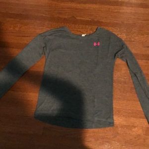 Barely used, great condition under armor shirt